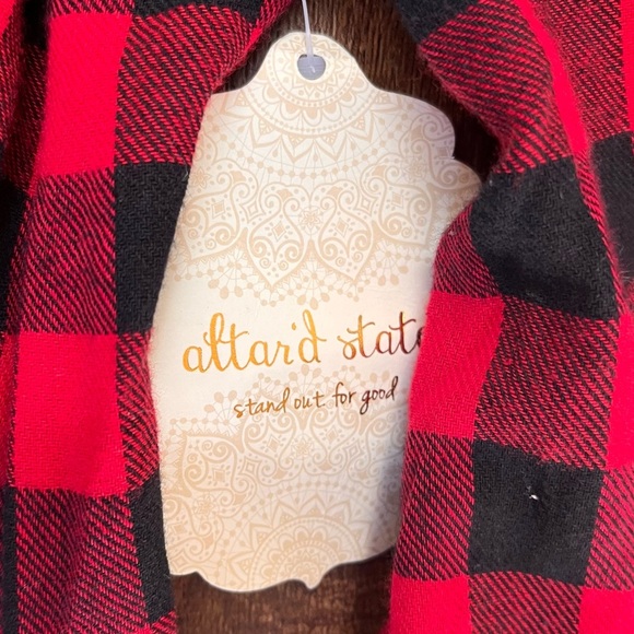 NWT  altar’d state red black plaid bell sleeves blouse Sz large - Picture 7 of 7